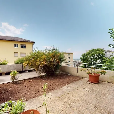 Bright Flat Overlooking Geneva 公寓 蒙特勒