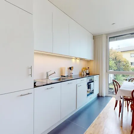 アパート Bright Flat Overlooking Geneva モントルー