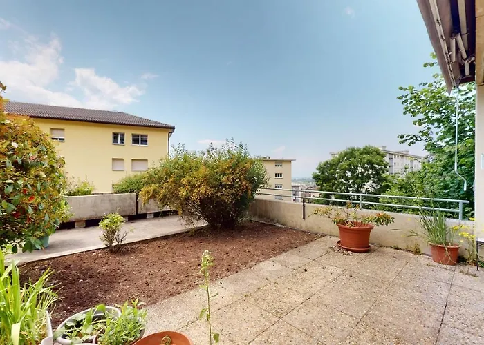 Bright Flat Overlooking Geneva Apartamento Montreux